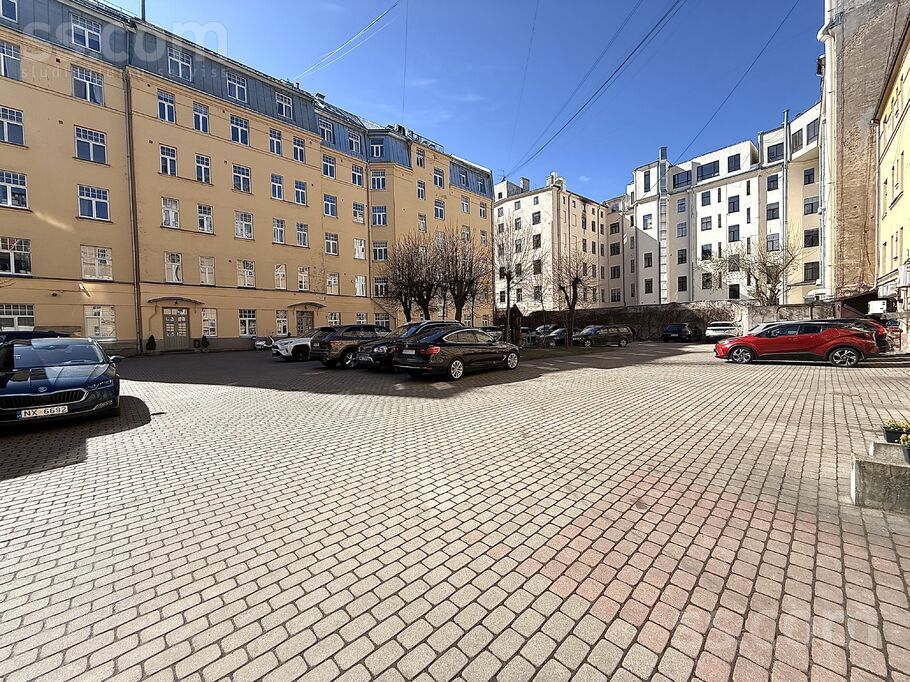 Dzirnavu 34, Rīga — dzivoklis