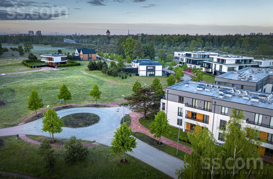 Jaunā Mežaparka 52, Rīga — zeme