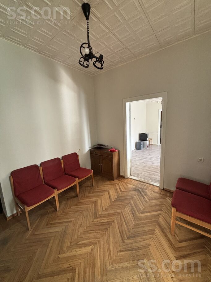 Lielā iela 28, Liepāja un raj., Grobiņa — birojs