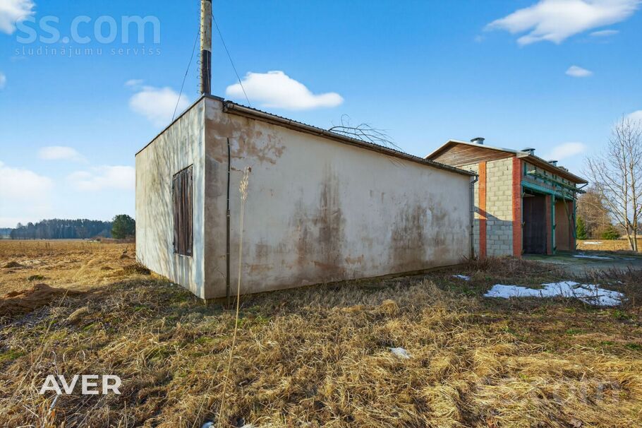 Dzeņi 1, Valmiera un raj., Bērzaines pag. — telpa