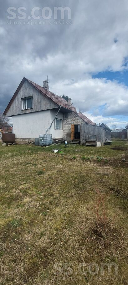 Vālodzes iela 9, Limbaži un raj., Limbaži — maja