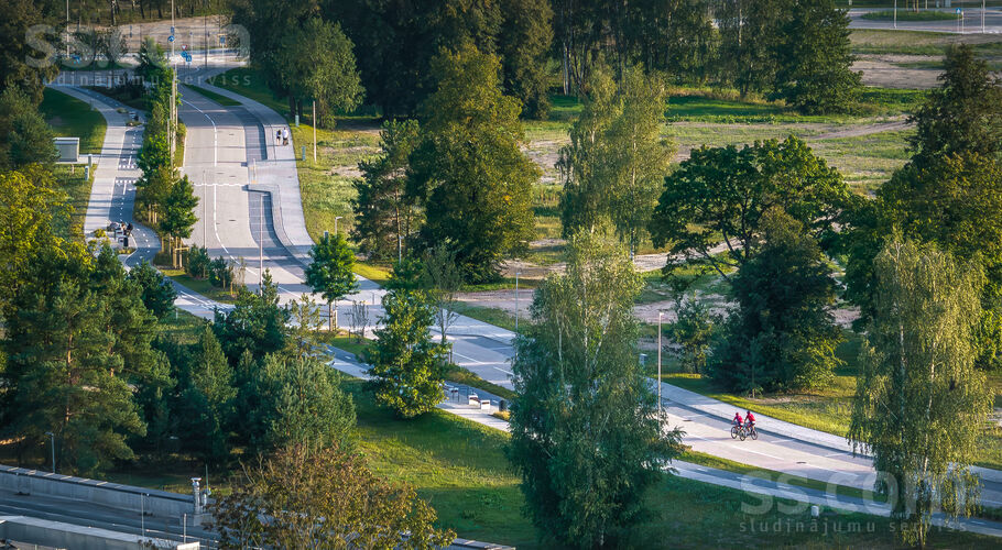 Jaunā Mežaparka 52, Rīga — zeme
