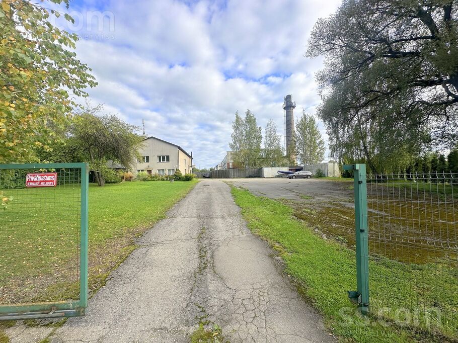 Dravnieku iela 1, Ogre un raj., Lielvārde — maja