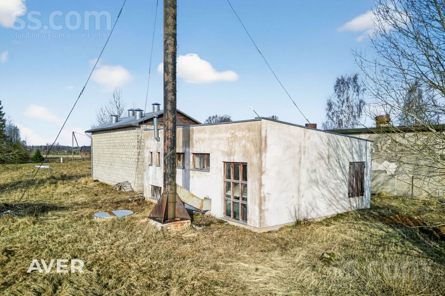 Dzeņi 1, Valmiera un raj., Bērzaines pag. — telpa