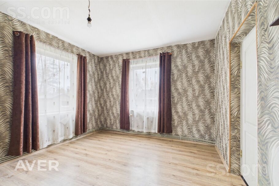Pļavu iela 12, Gulbene un raj., Gulbene — maja