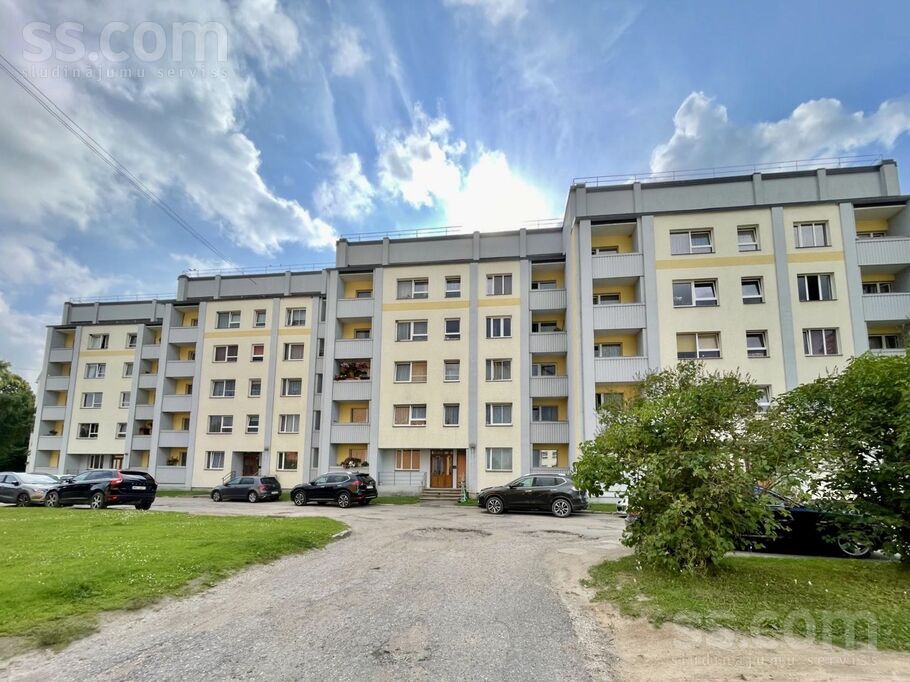 Georga Apiņa iela 24, Valmiera un raj., Valmiera — dzivoklis