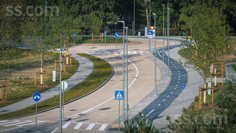 Jaunā Mežaparka 52, Rīga — zeme