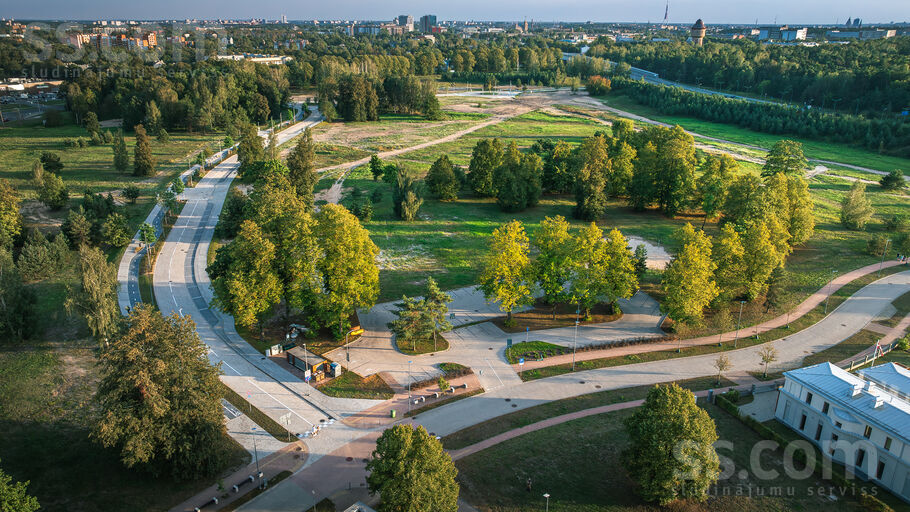 Jaunā Mežaparka 52, Rīga — zeme
