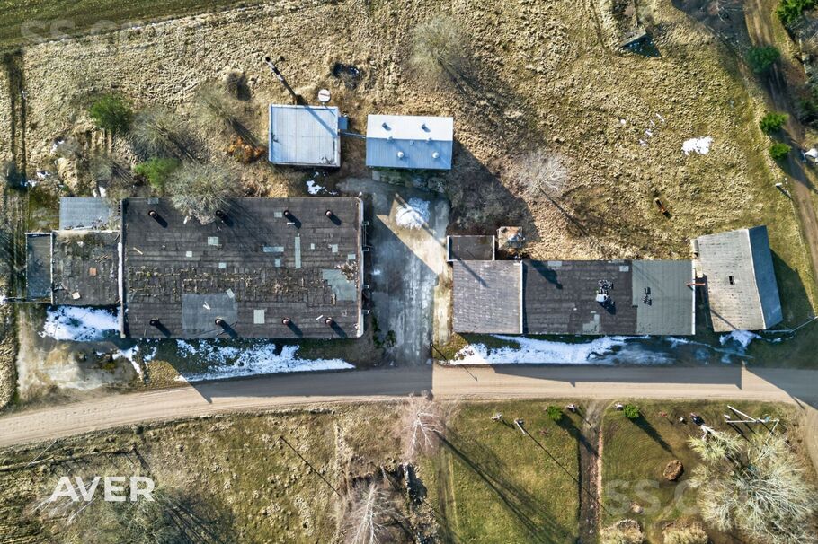 Dzeņi 1, Valmiera un raj., Bērzaines pag. — telpa