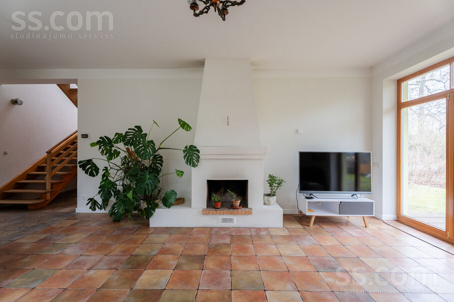 Kļavu iela, Jūrmala — maja