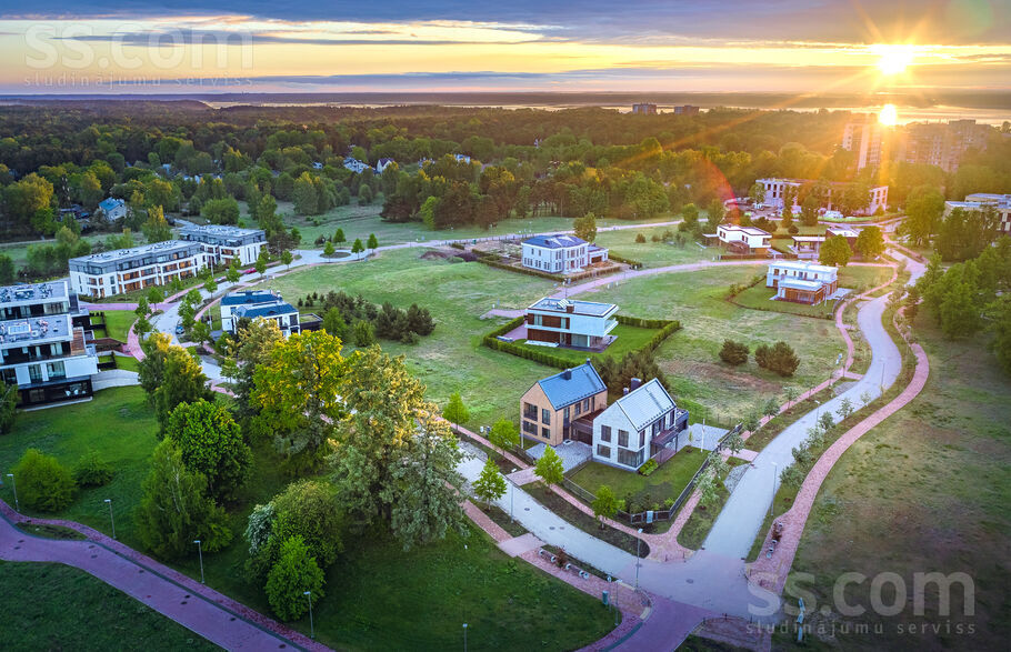 Jaunā Mežaparka 52, Rīga — zeme