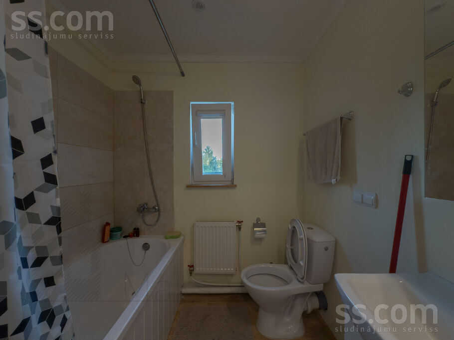 Doles dārzs 50, Dole, Rīgas rajons, Salaspils l. t. — maja