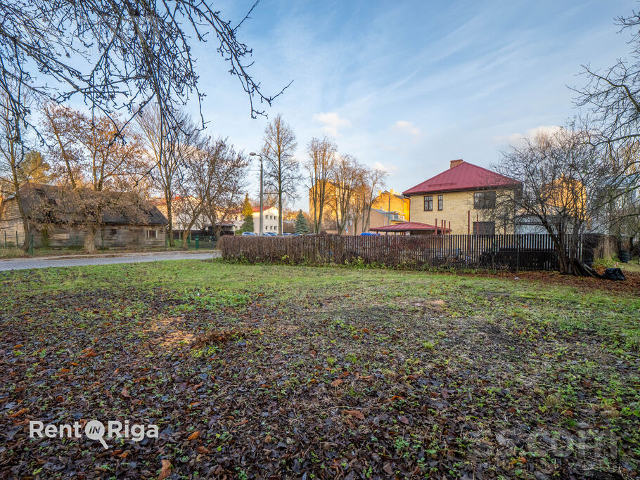 Jersikas 6, Rīga — zeme