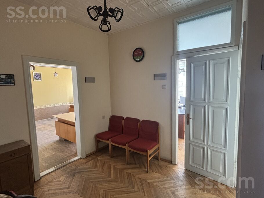 Lielā iela 28, Liepāja un raj., Grobiņa — birojs