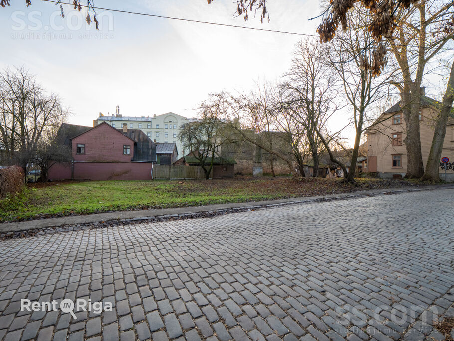 Jersikas 6, Rīga — zeme
