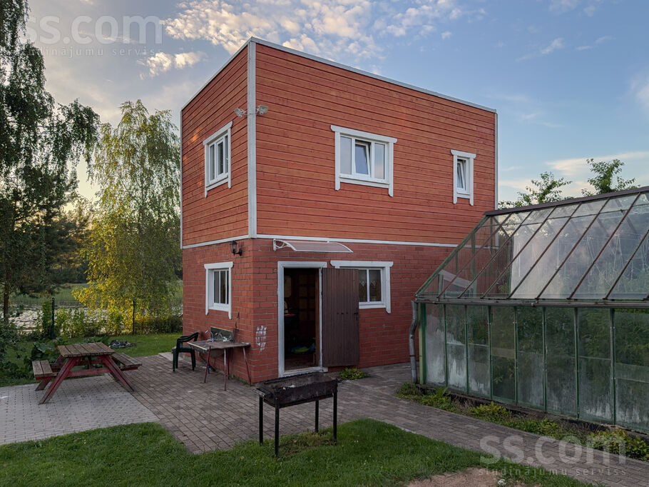Doles dārzs 50, Dole, Rīgas rajons, Salaspils l. t. — maja
