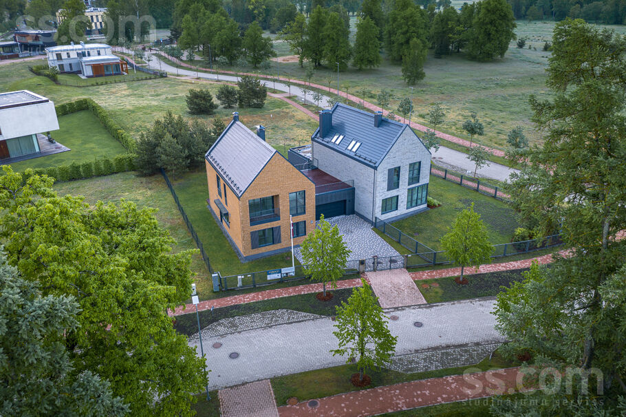 Jaunā Mežaparka 52, Rīga — zeme