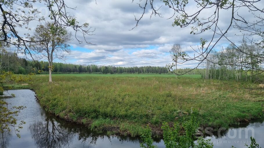 Medņi, Līkupēni, Saldus un raj., Rubas pag. — zeme
