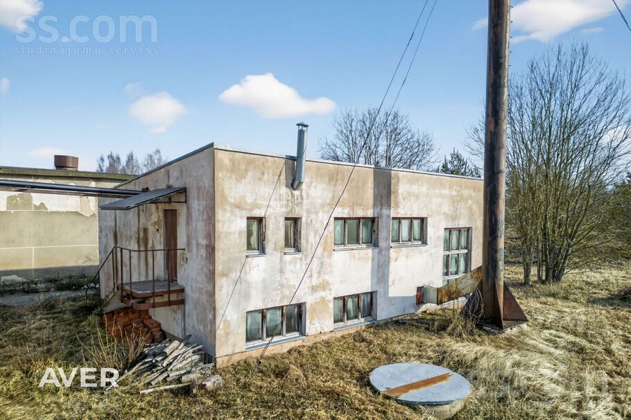 Dzeņi 1, Valmiera un raj., Bērzaines pag. — telpa