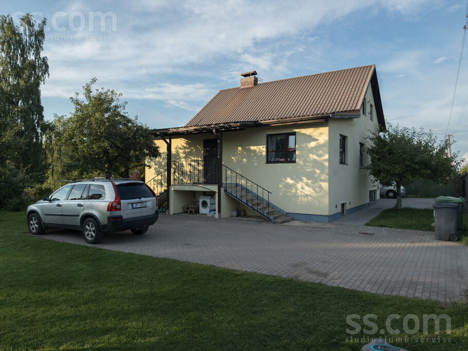 Doles dārzs 50, Dole, Rīgas rajons, Salaspils l. t. — maja
