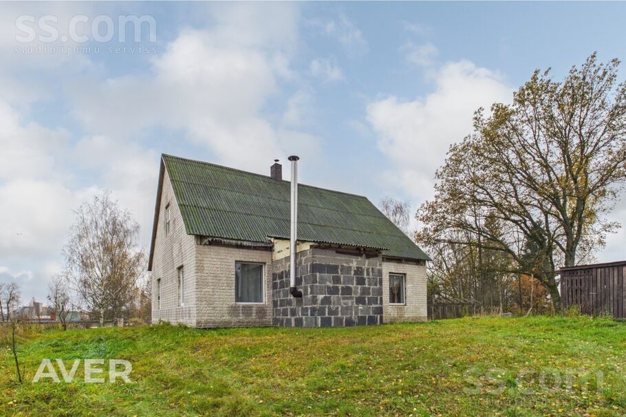Pļavu iela 12, Gulbene un raj., Gulbene — maja