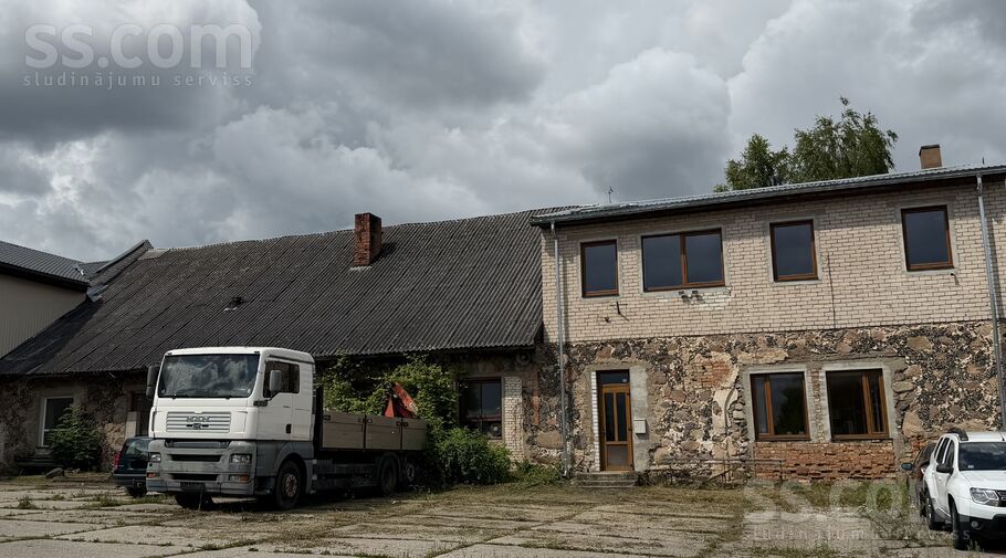 Rūpniecības 10, Madona un raj., Cesvaine — telpa