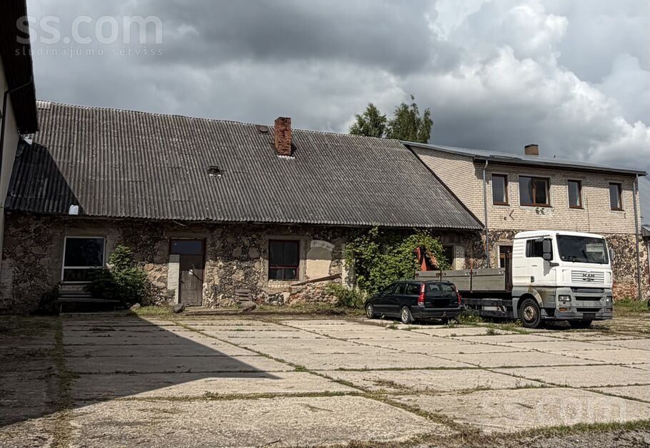 Rūpniecības 10, Madona un raj., Cesvaine — telpa