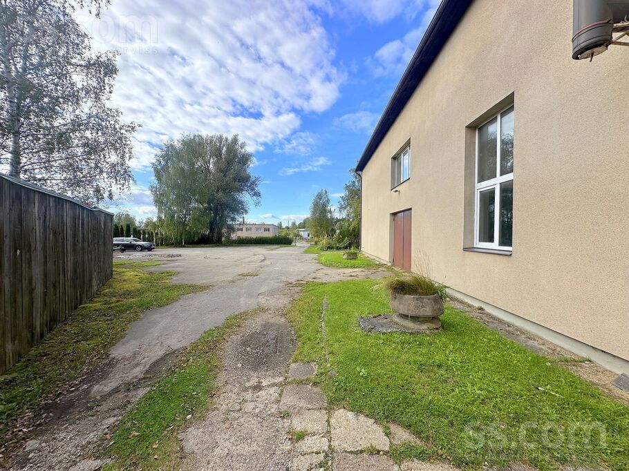 Dravnieku iela 1, Ogre un raj., Lielvārde — maja