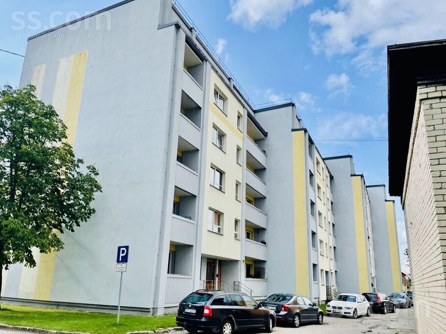Georga Apiņa iela 24, Valmiera un raj., Valmiera — dzivoklis
