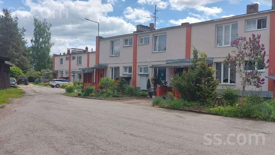 Blaumaņa 1a, Gulbene un raj., Gulbene — dzivoklis